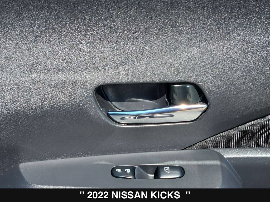 2022 Nissan Kicks SV