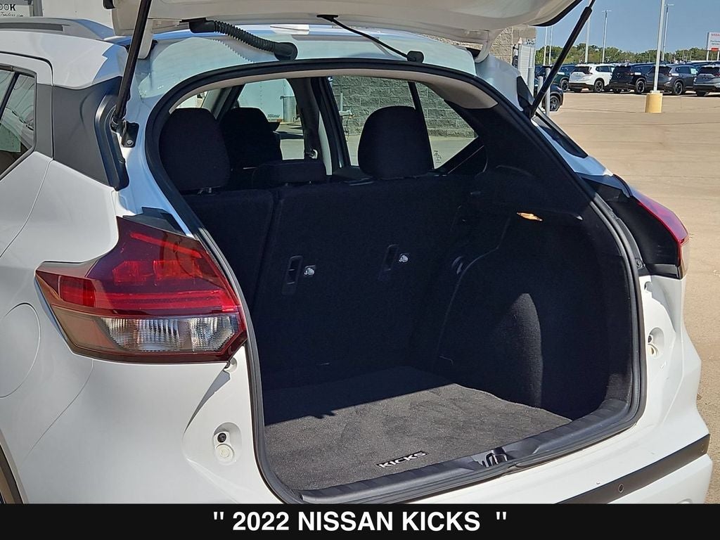 2022 Nissan Kicks SV