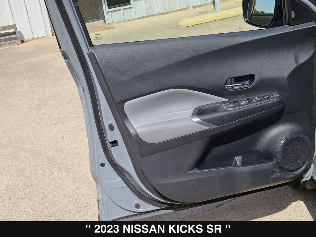 2023 Nissan Kicks SR