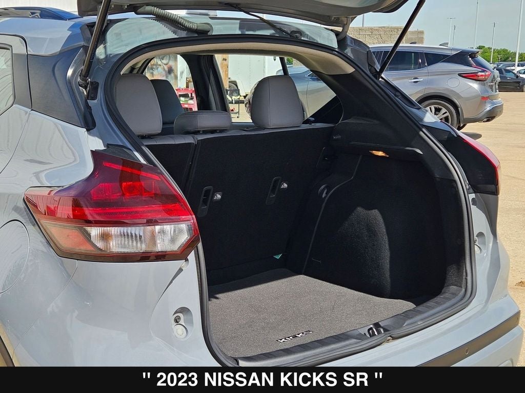 2023 Nissan Kicks SR