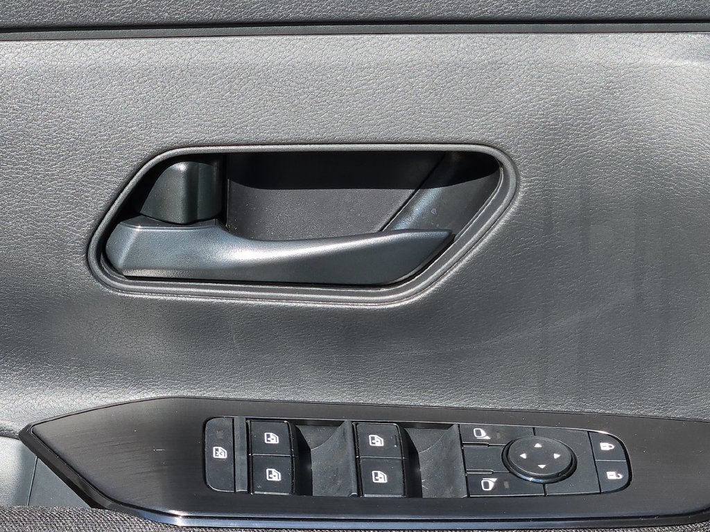 2027 Nissan Kicks S