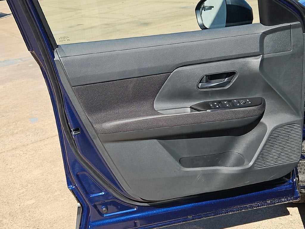 2027 Nissan Kicks S