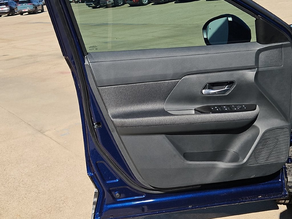 2027 Nissan Kicks SV