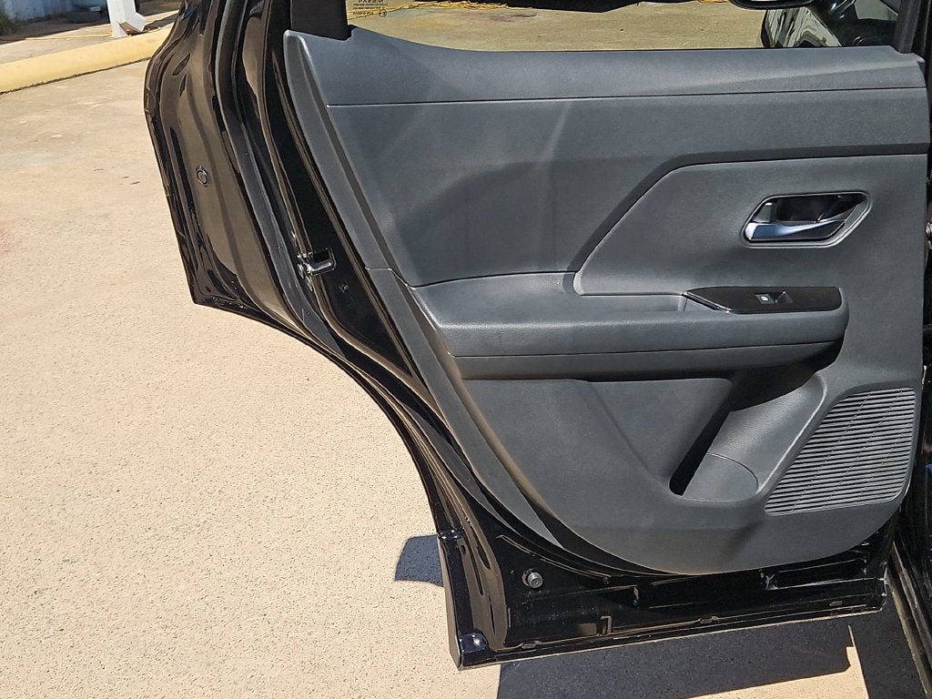 2027 Nissan Kicks SV