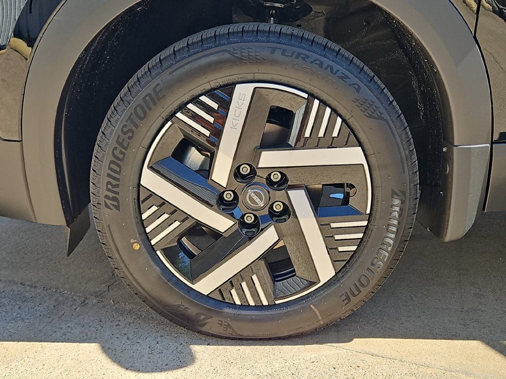 2027 Nissan Kicks SV