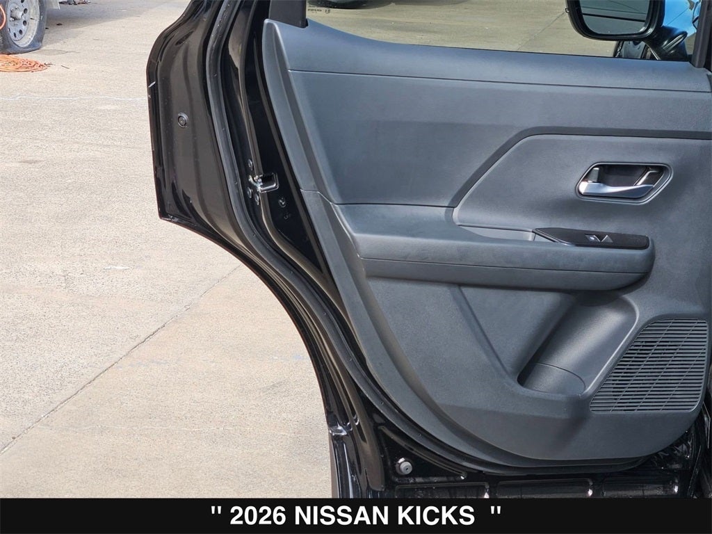 2026 Nissan Kicks SR