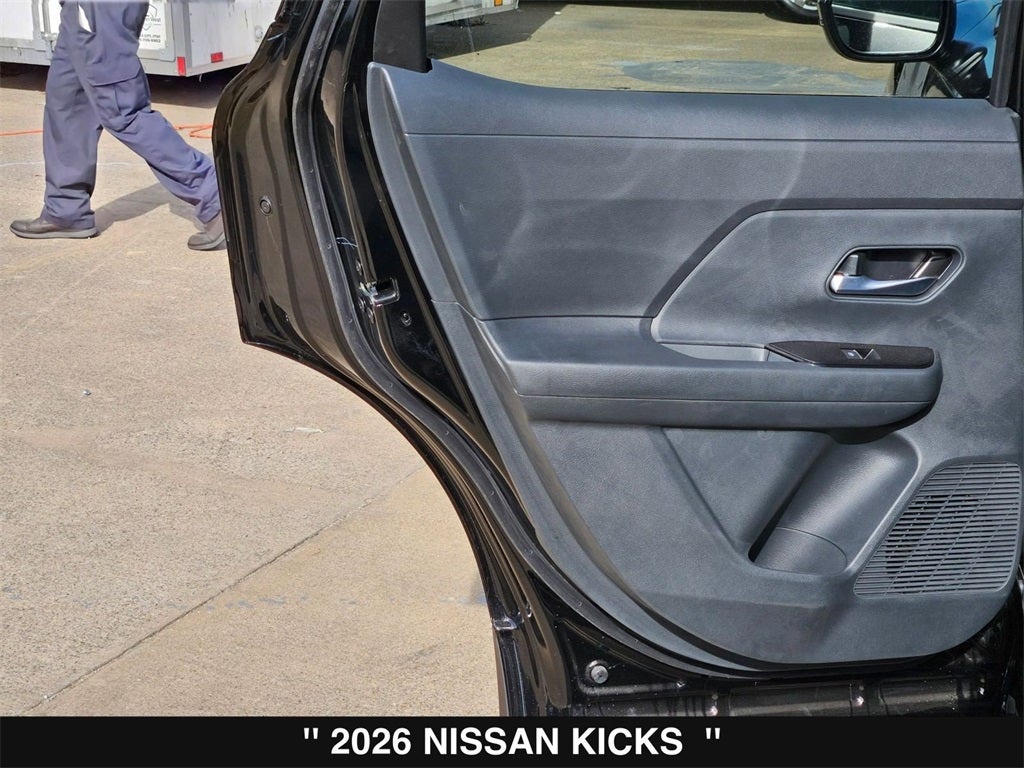 2026 Nissan Kicks SR