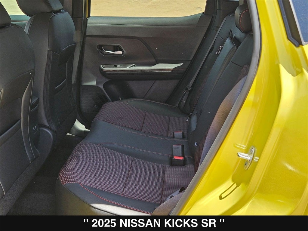 2025 Nissan Kicks SR