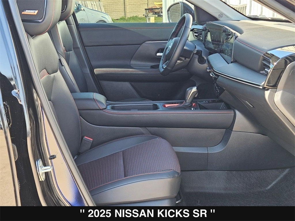 2025 Nissan Kicks SR