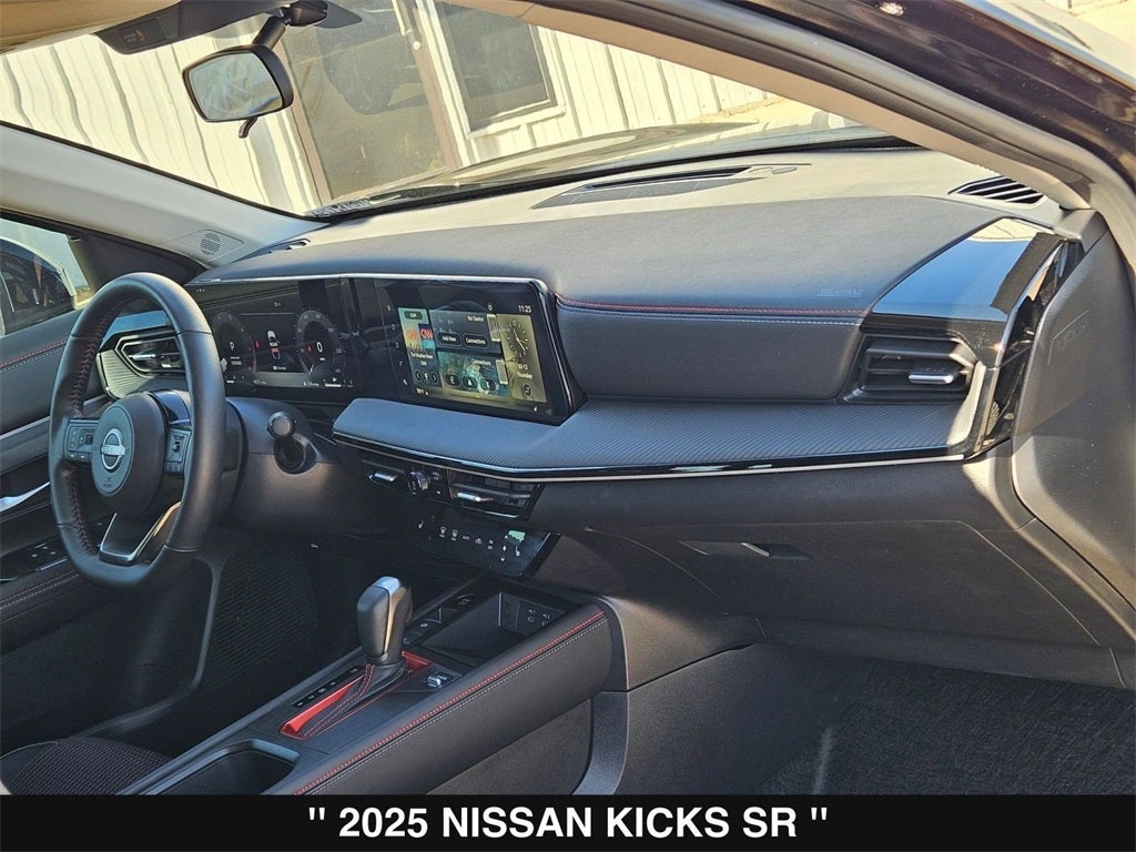 2025 Nissan Kicks SR