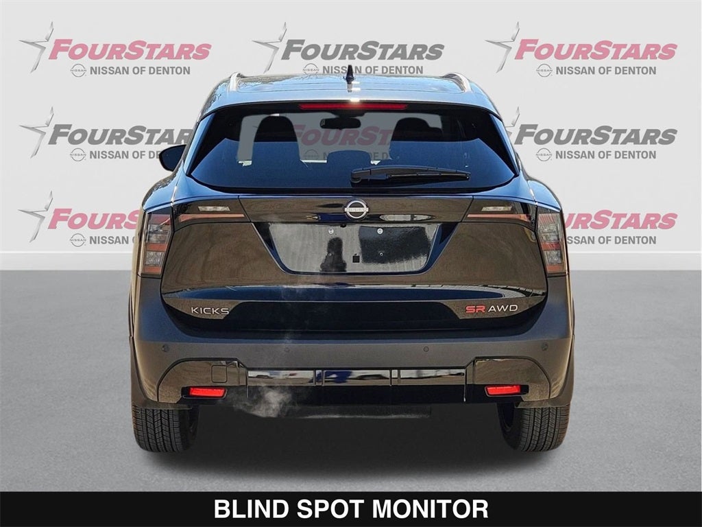 2025 Nissan Kicks SR