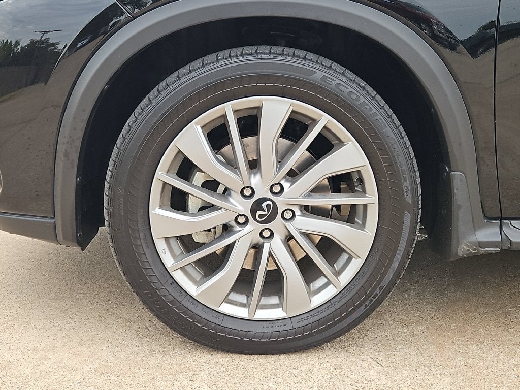 2023 INFINITI QX50 LUXE