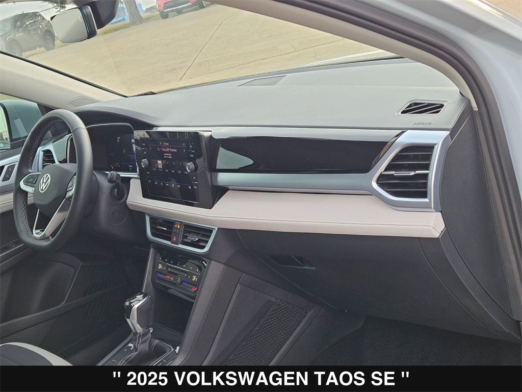 2025 Volkswagen Taos 1.5T SE