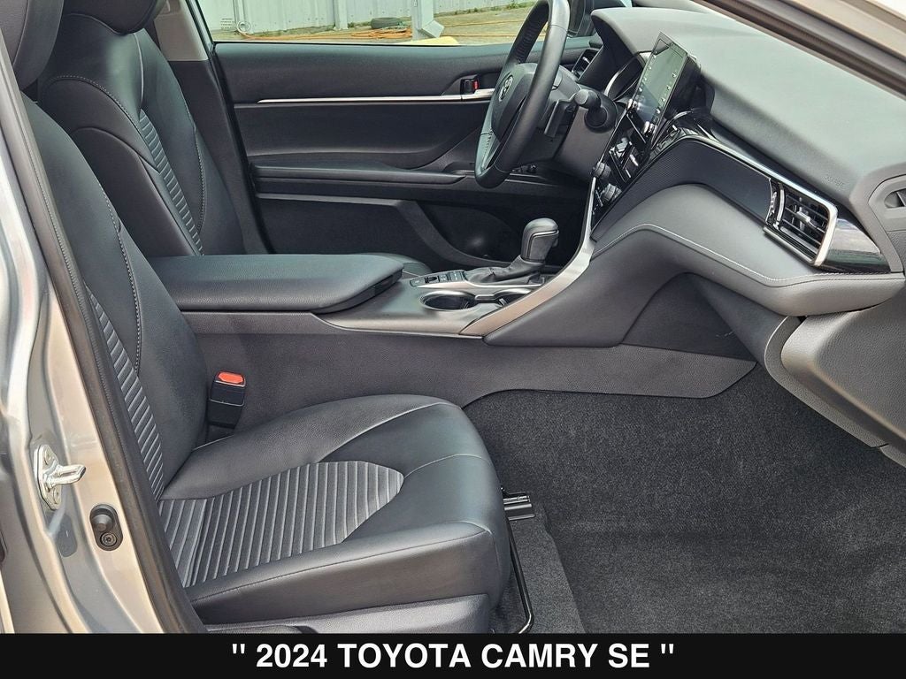 2024 Toyota Camry Hybrid SE