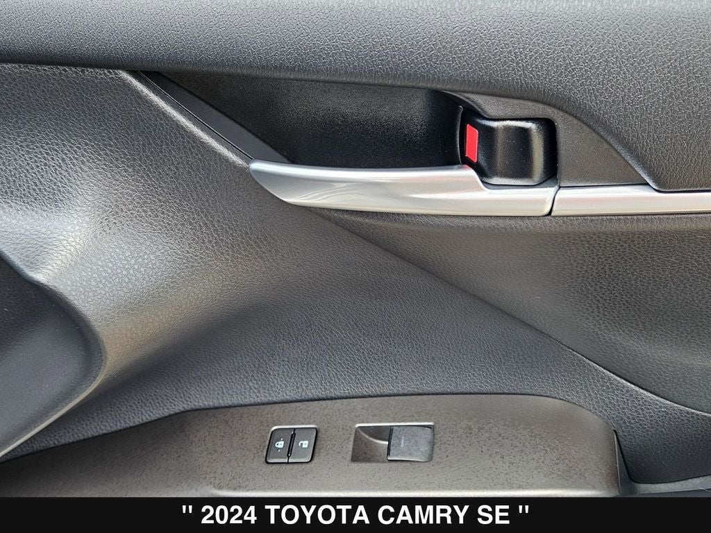2024 Toyota Camry Hybrid SE