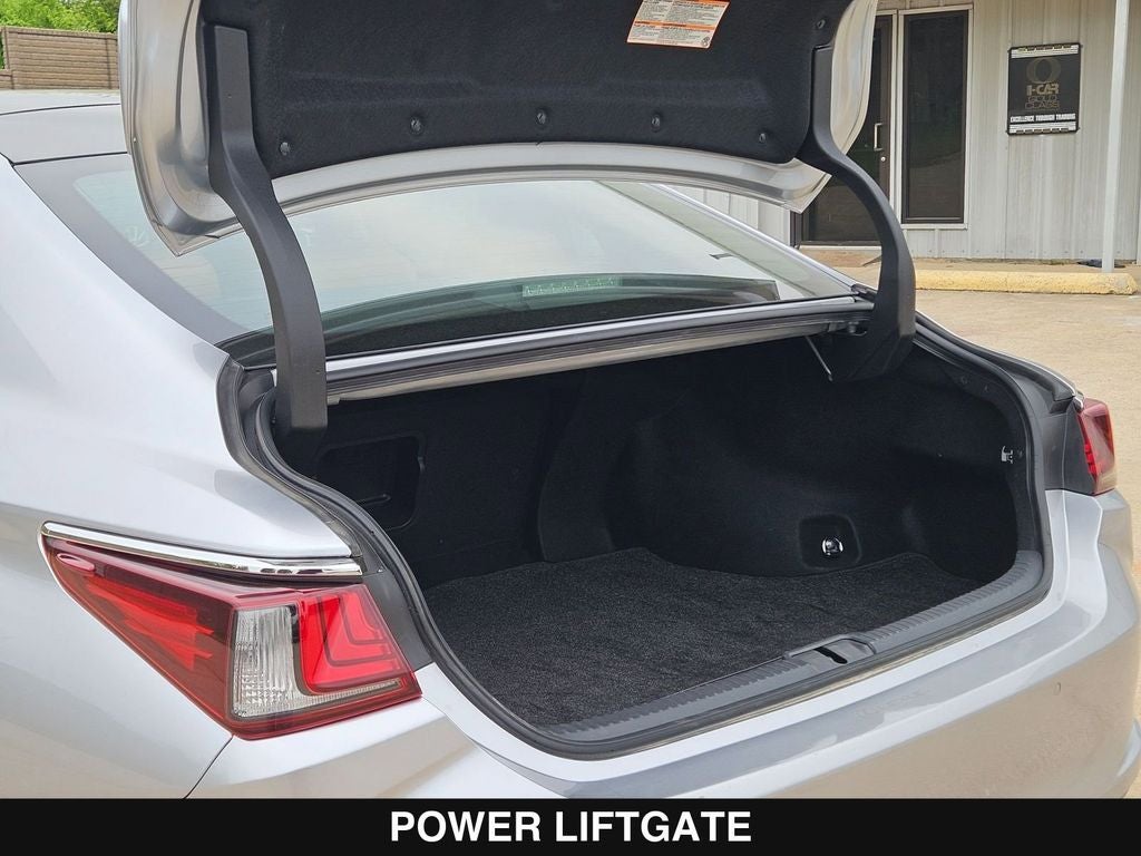 2023 Lexus ES 350 Ultra Luxury