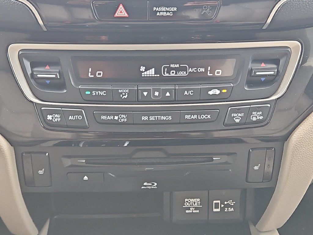 2022 Honda Pilot Touring 8 Passenger