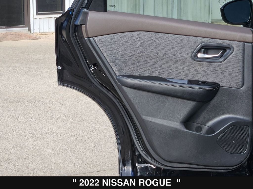2022 Nissan Rogue SV