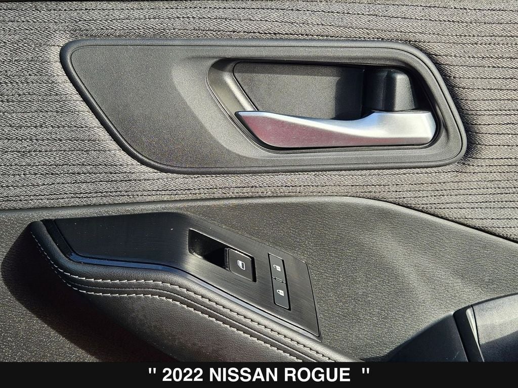 2022 Nissan Rogue SV