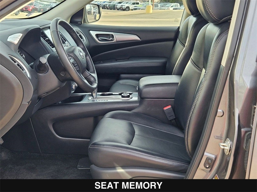 2020 Nissan Pathfinder SL