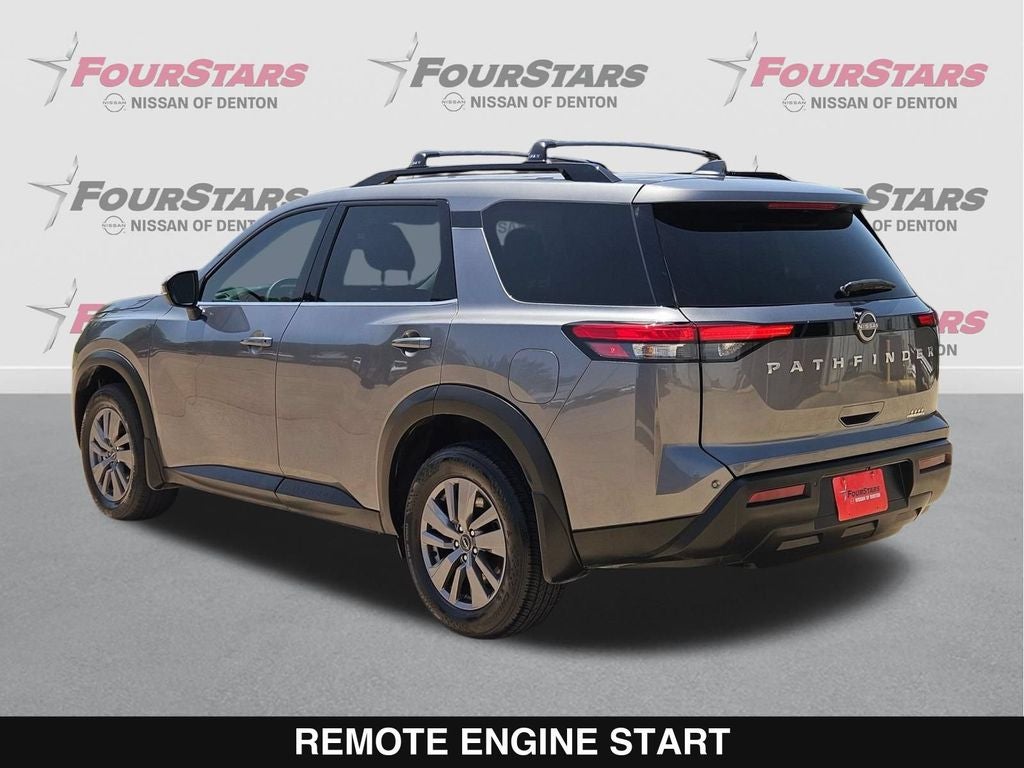 2025 Nissan Pathfinder SV