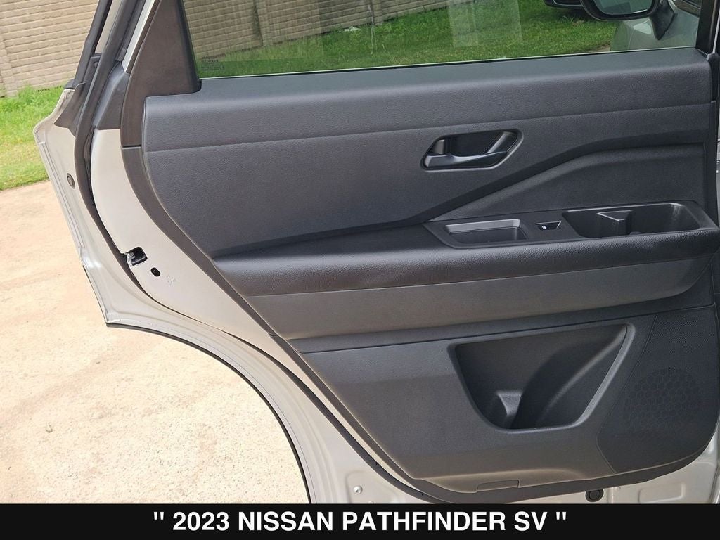 2023 Nissan Pathfinder SV