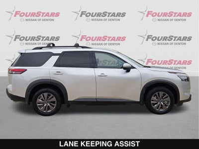 2023 Nissan Pathfinder SV