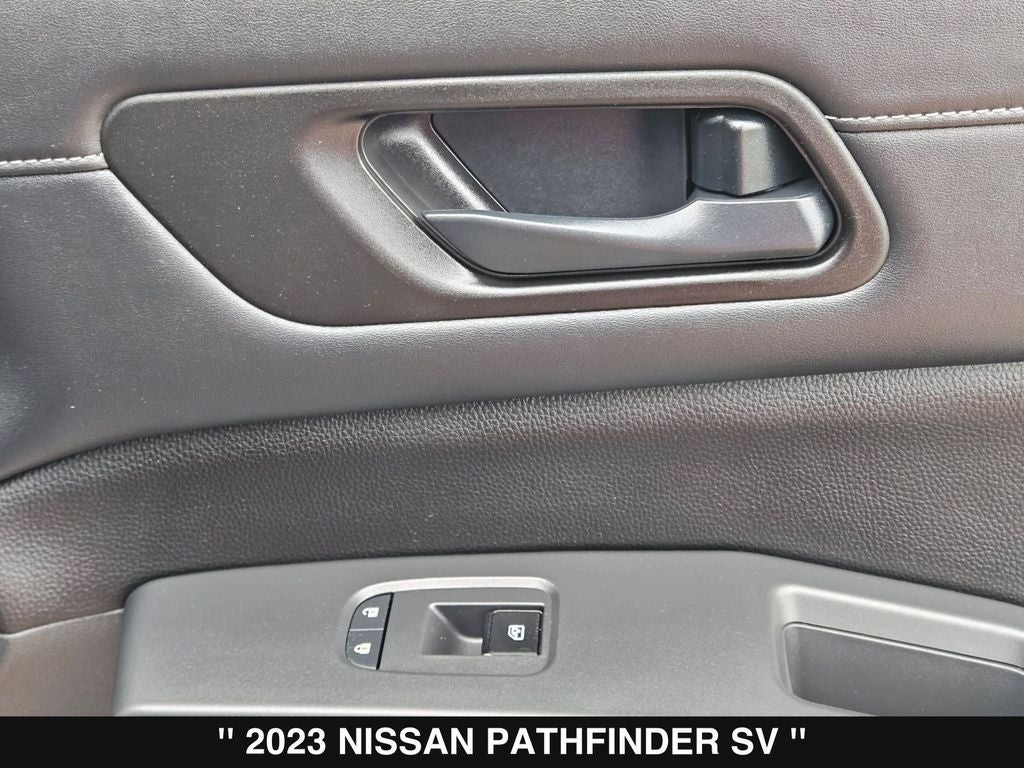 2023 Nissan Pathfinder SV