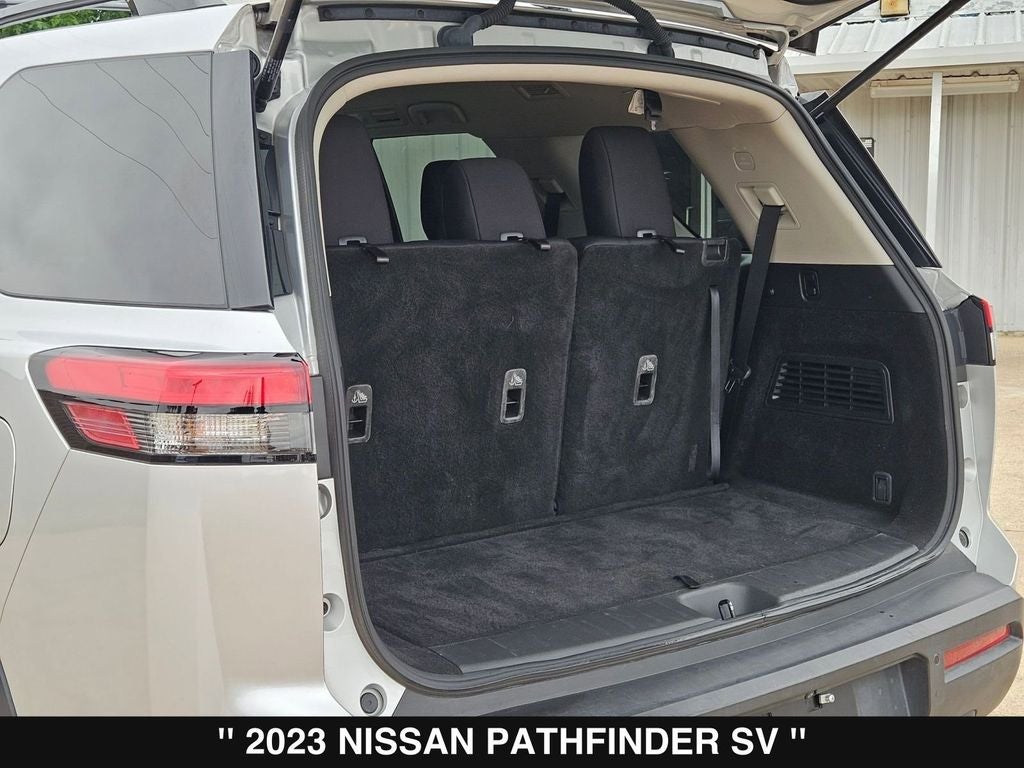 2023 Nissan Pathfinder SV
