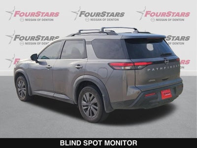 2022 Nissan Pathfinder SV