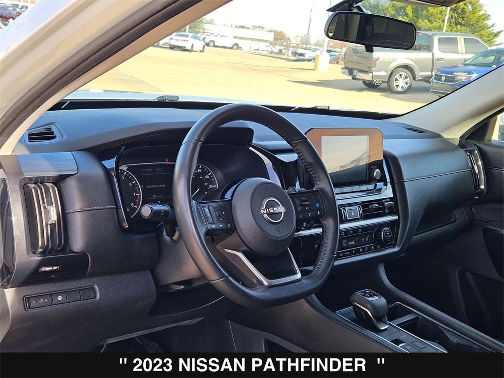 2023 Nissan Pathfinder SV