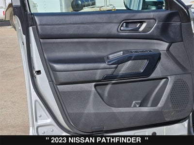 2023 Nissan Pathfinder SV