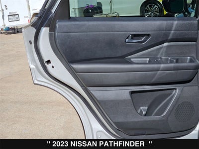 2023 Nissan Pathfinder SV