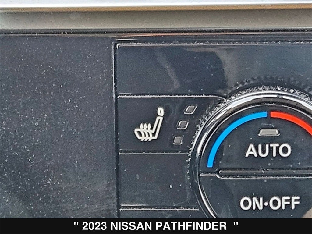 2023 Nissan Pathfinder SV