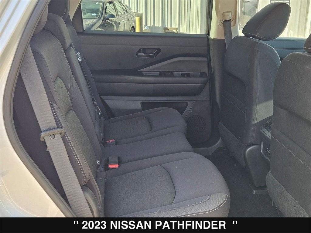 2023 Nissan Pathfinder SV