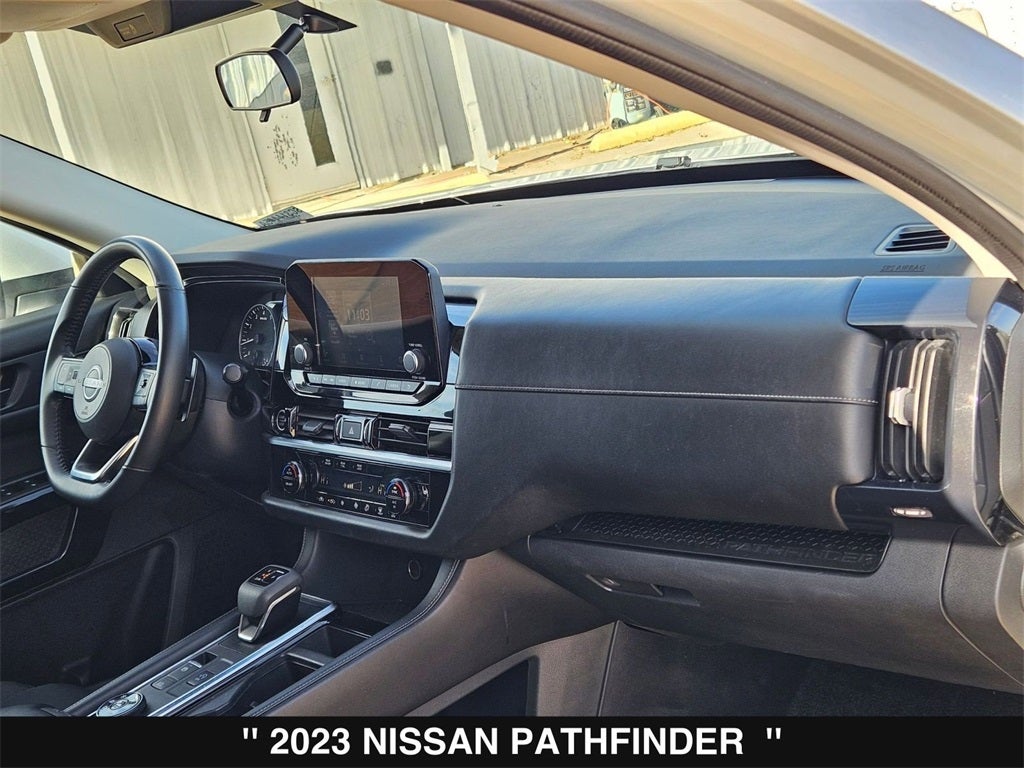 2023 Nissan Pathfinder SV