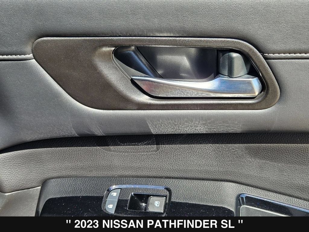 2023 Nissan Pathfinder SL