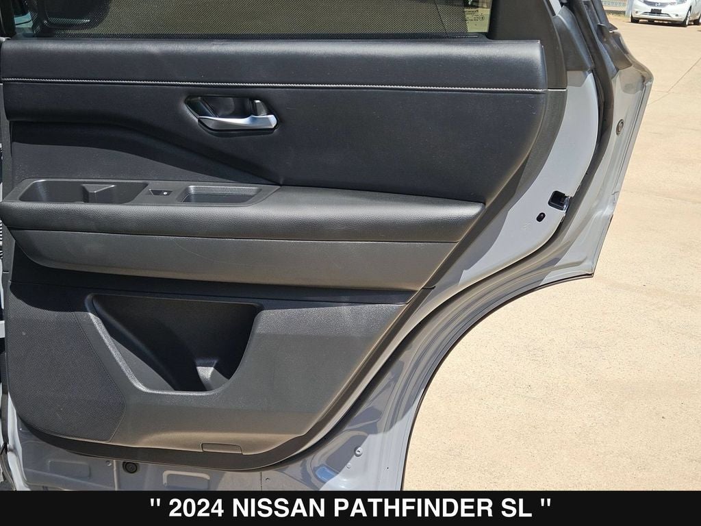 2024 Nissan Pathfinder SL