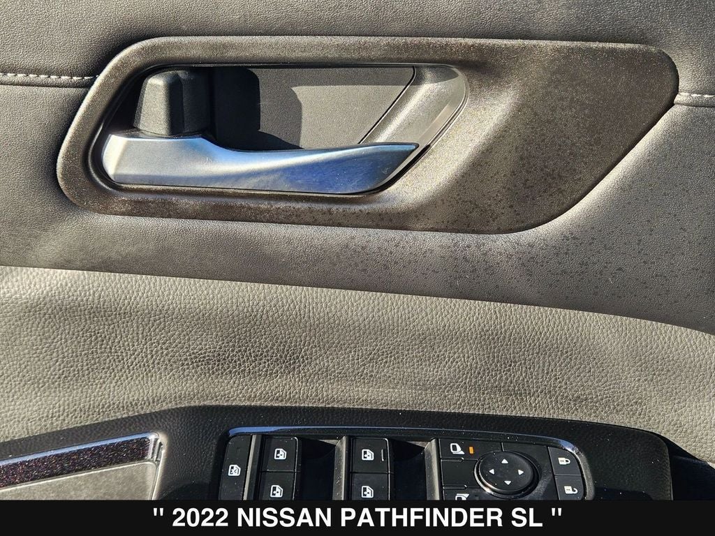 2022 Nissan Pathfinder SL
