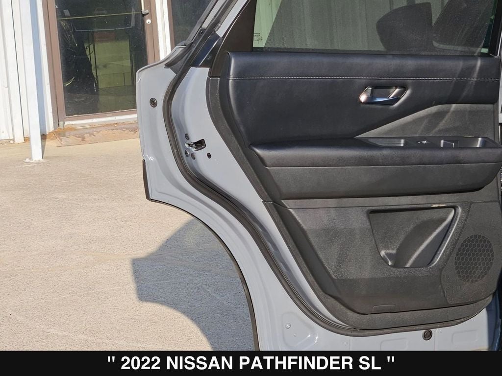 2022 Nissan Pathfinder SL