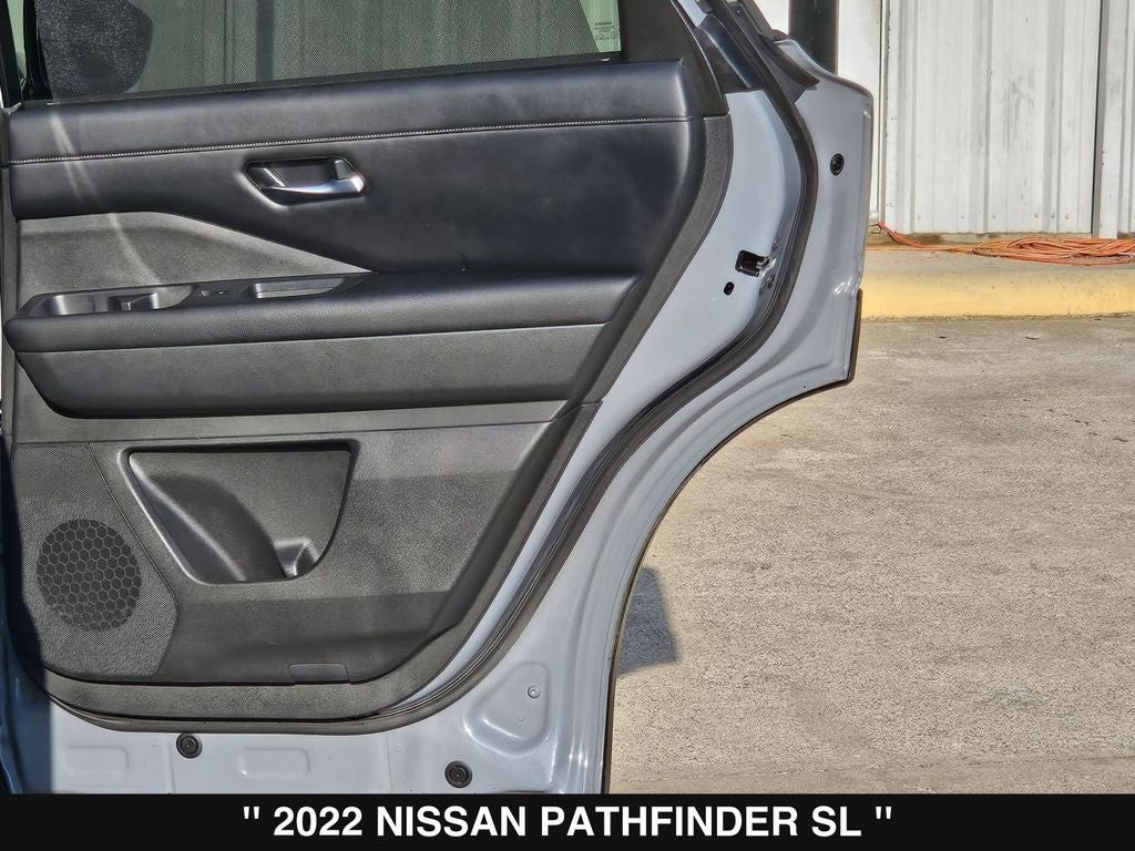 2022 Nissan Pathfinder SL
