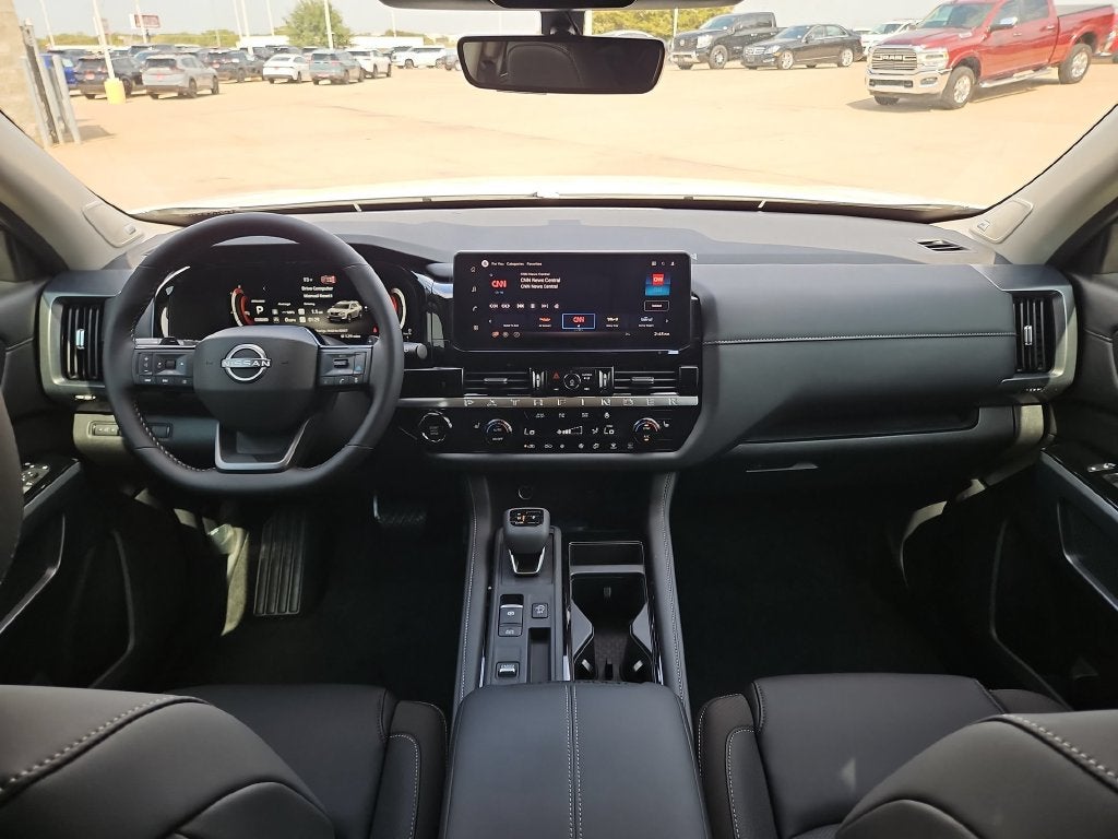 2026 Nissan Pathfinder SL