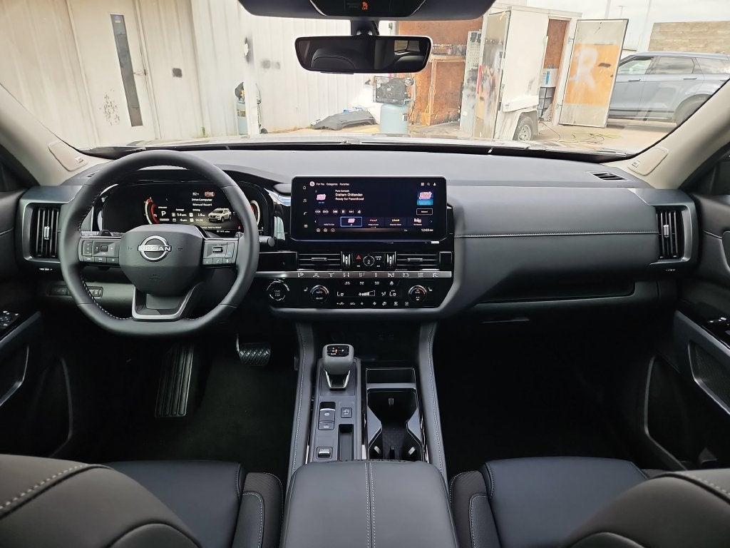 2026 Nissan Pathfinder SL