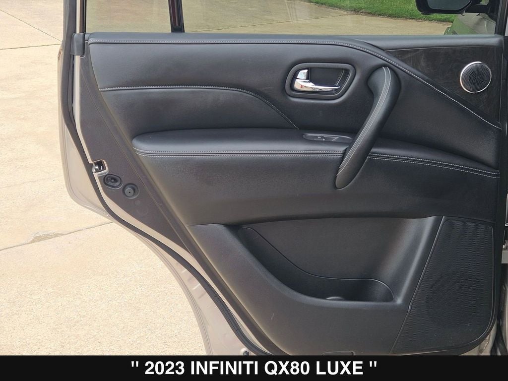 2023 INFINITI QX80 LUXE
