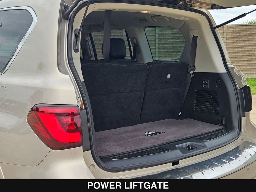 2023 INFINITI QX80 LUXE