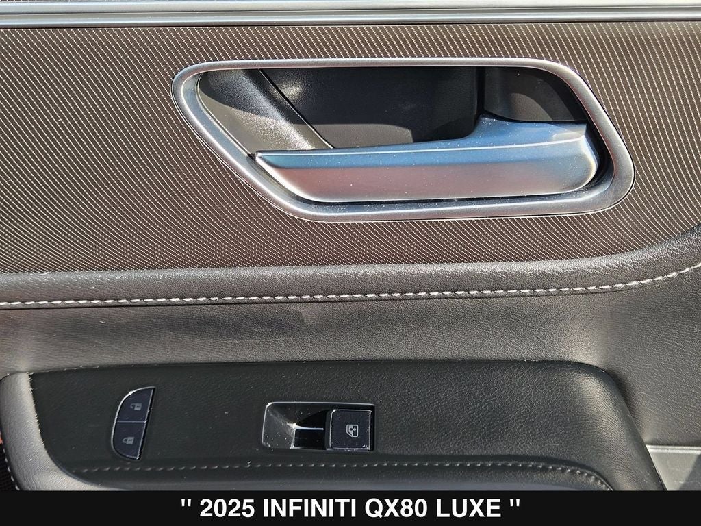 2025 INFINITI QX80 LUXE