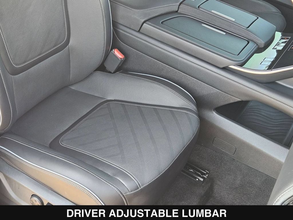 2025 INFINITI QX80 LUXE