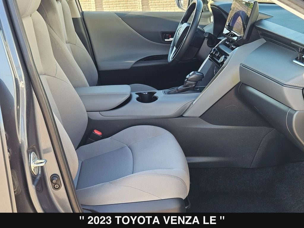 2023 Toyota Venza LE