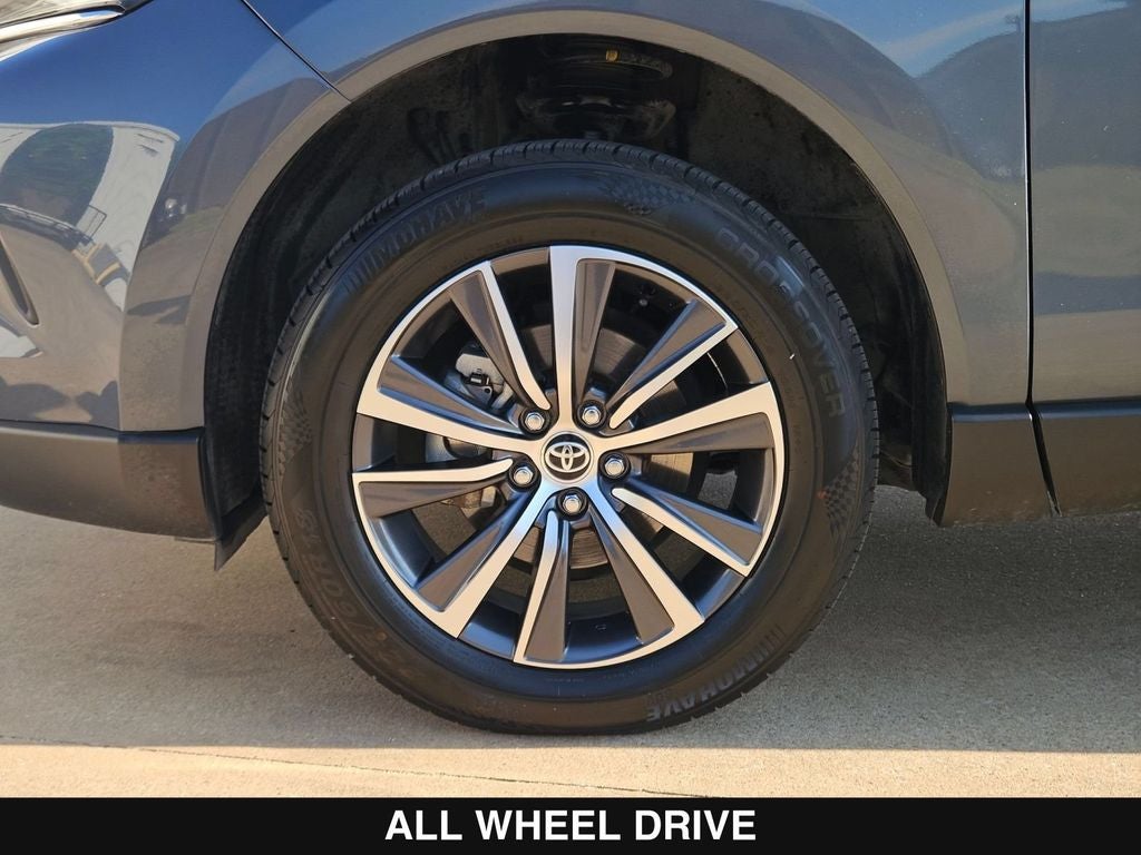 2023 Toyota Venza LE