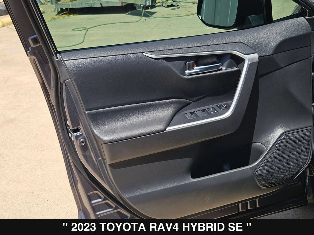 2023 Toyota RAV4 Hybrid SE